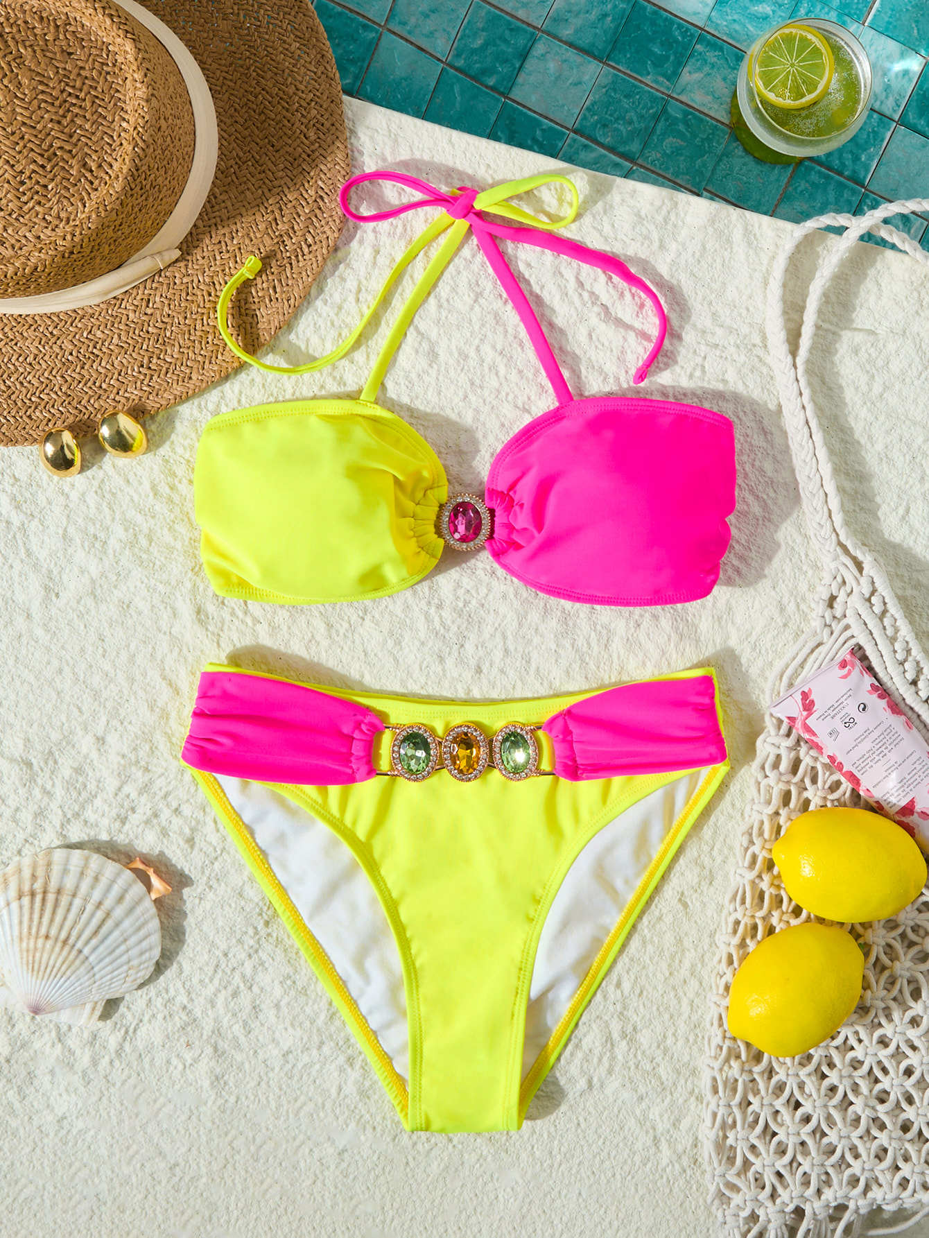 Ensemble de bikini pour femme avec haut bandeau tendance et applications scintillantes berg-feldt
