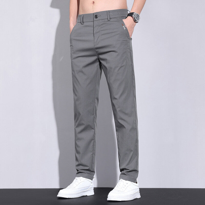 Pantalon chino homme tendance avec taille élastiquée et poches latérales pratiques Berg-Feldt