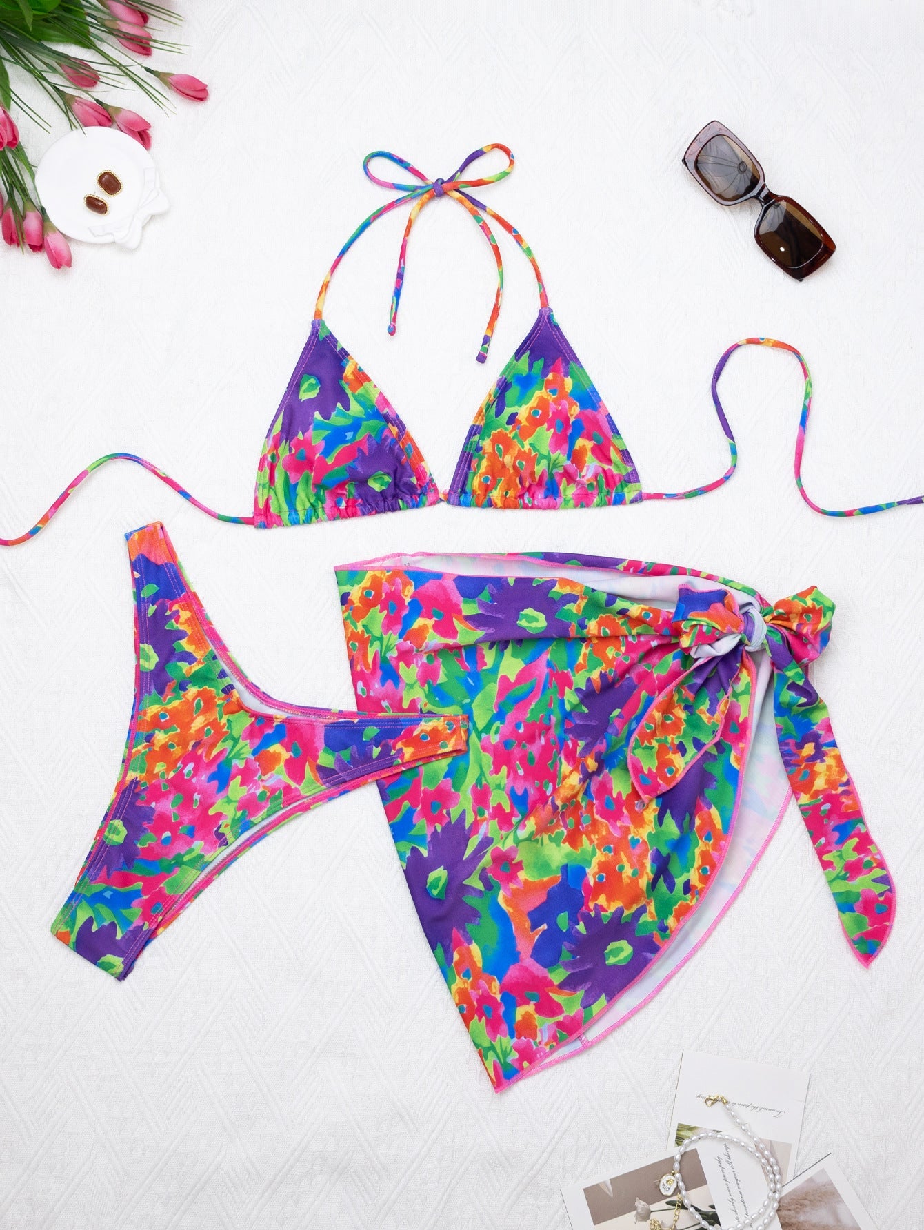 Ensemble de bikini pour femme avec motif floral coloré et jupe portefeuille décontractée de berg-feldt