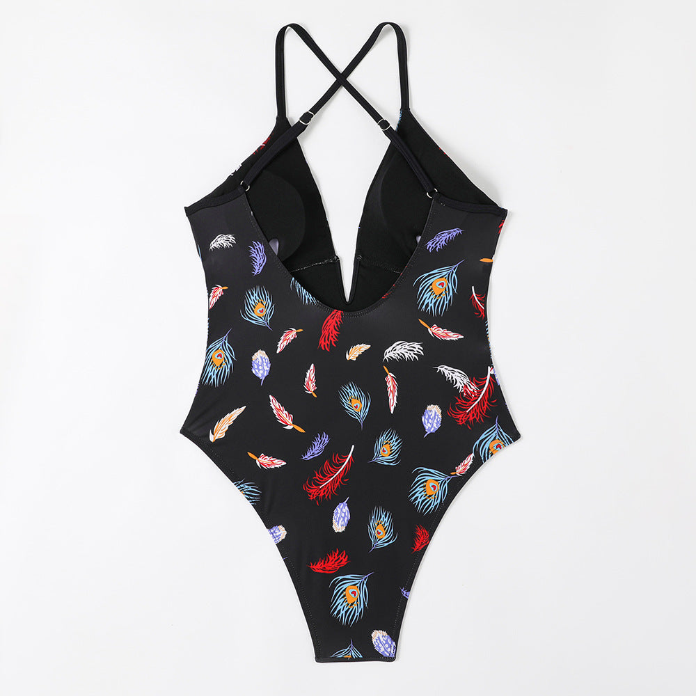 Maillot de bain une pièce féminin avec décolleté en V profond et dos élégant de berg-feldt