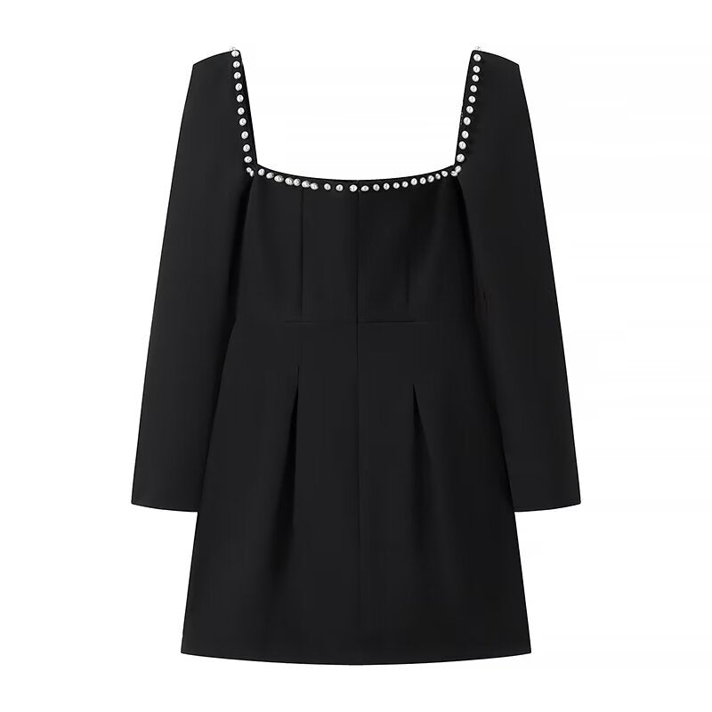 Mini-robe élégante pour femme avec manches longues et détails perlés de berg-feldt