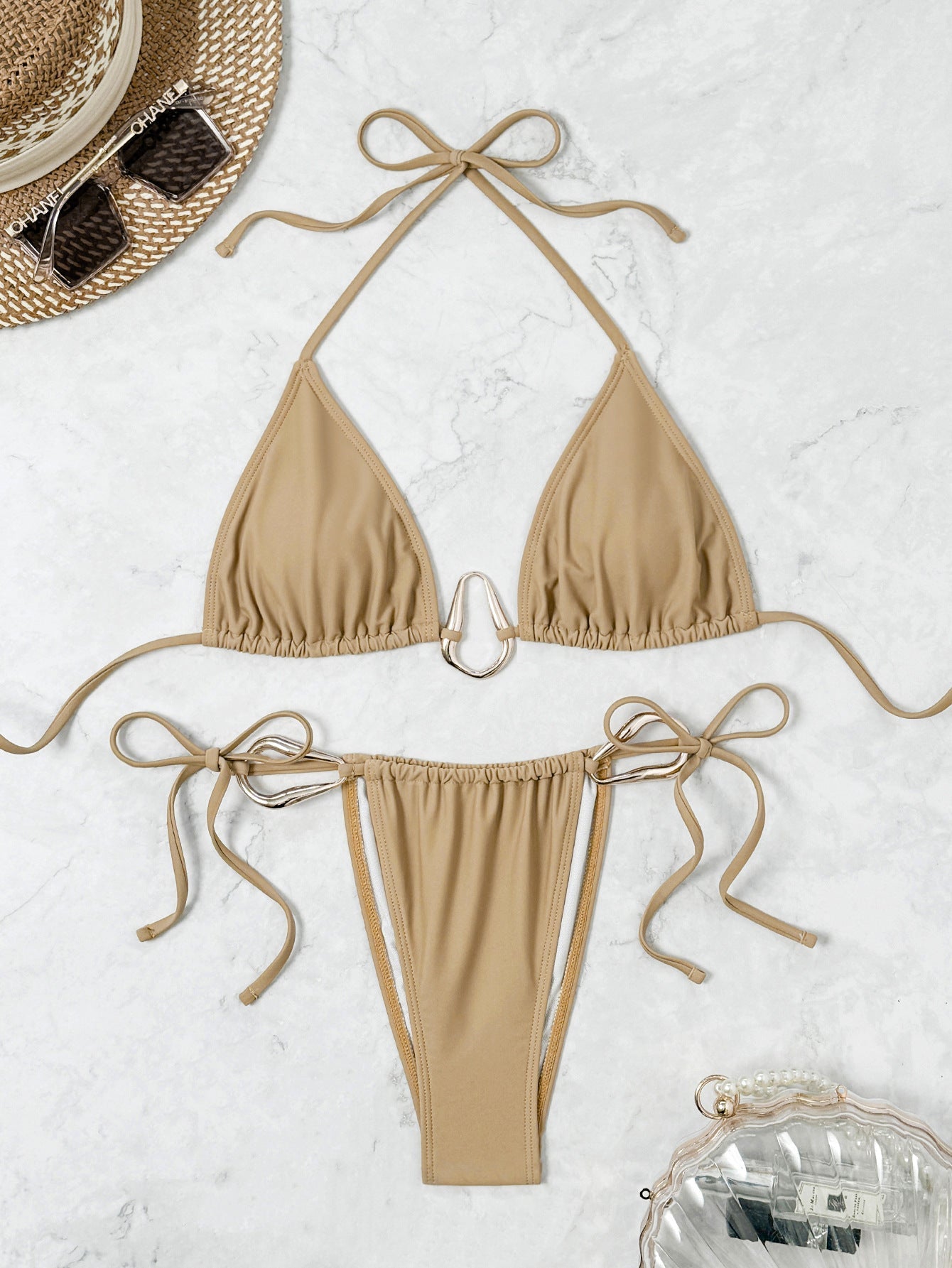Ensemble bikini berg-feldt avec haut triangle, anneau décoratif et bretelles réglables