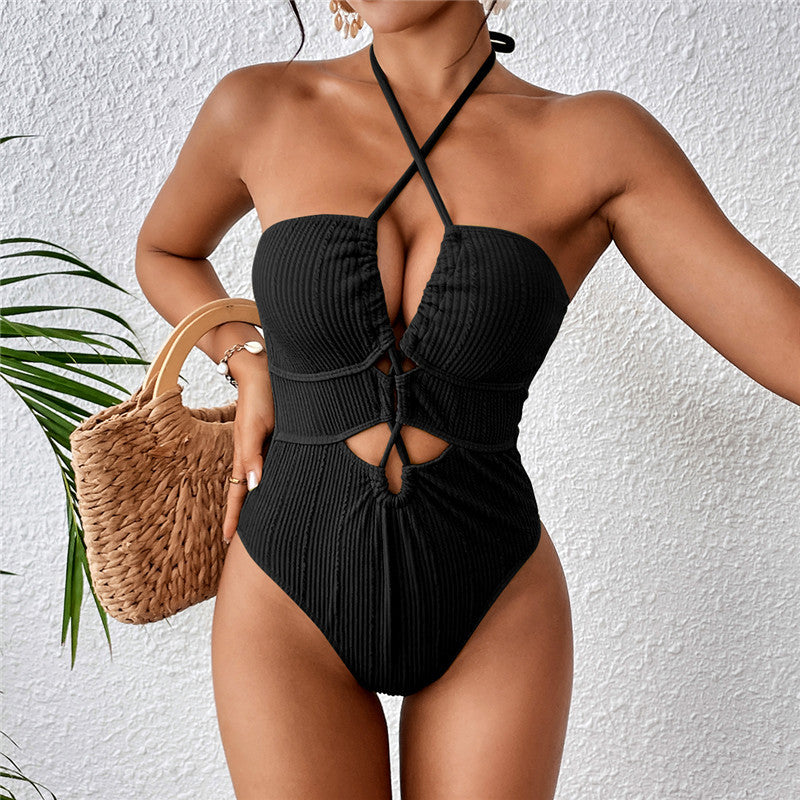 Innovativer Badeanzug für Damen mit Cut-Out-Design und Rippstruktur von berg-feldt
