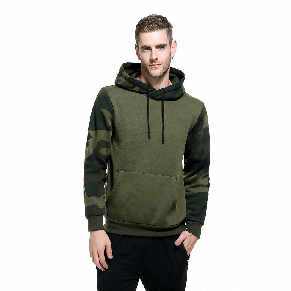 Hoodie homme avec motif camouflage moderne et poches pratiques Berg-Feldt
