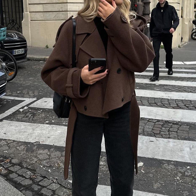 Damenmanteau court et tendance avec revers larges et coupe oversize Berg-Feldt