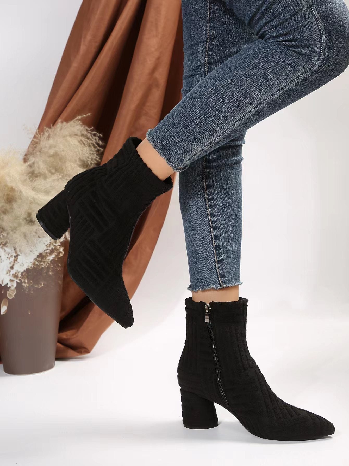 Damen Stiefeletten mit zeitgemäßem Strickdesign und komfortablem Blockabsatz Berg-Feldt