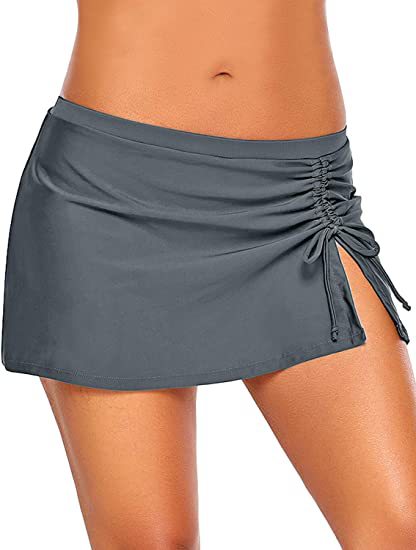 Short de bain femme tendance avec détail froncé sur le côté par berg-feldt