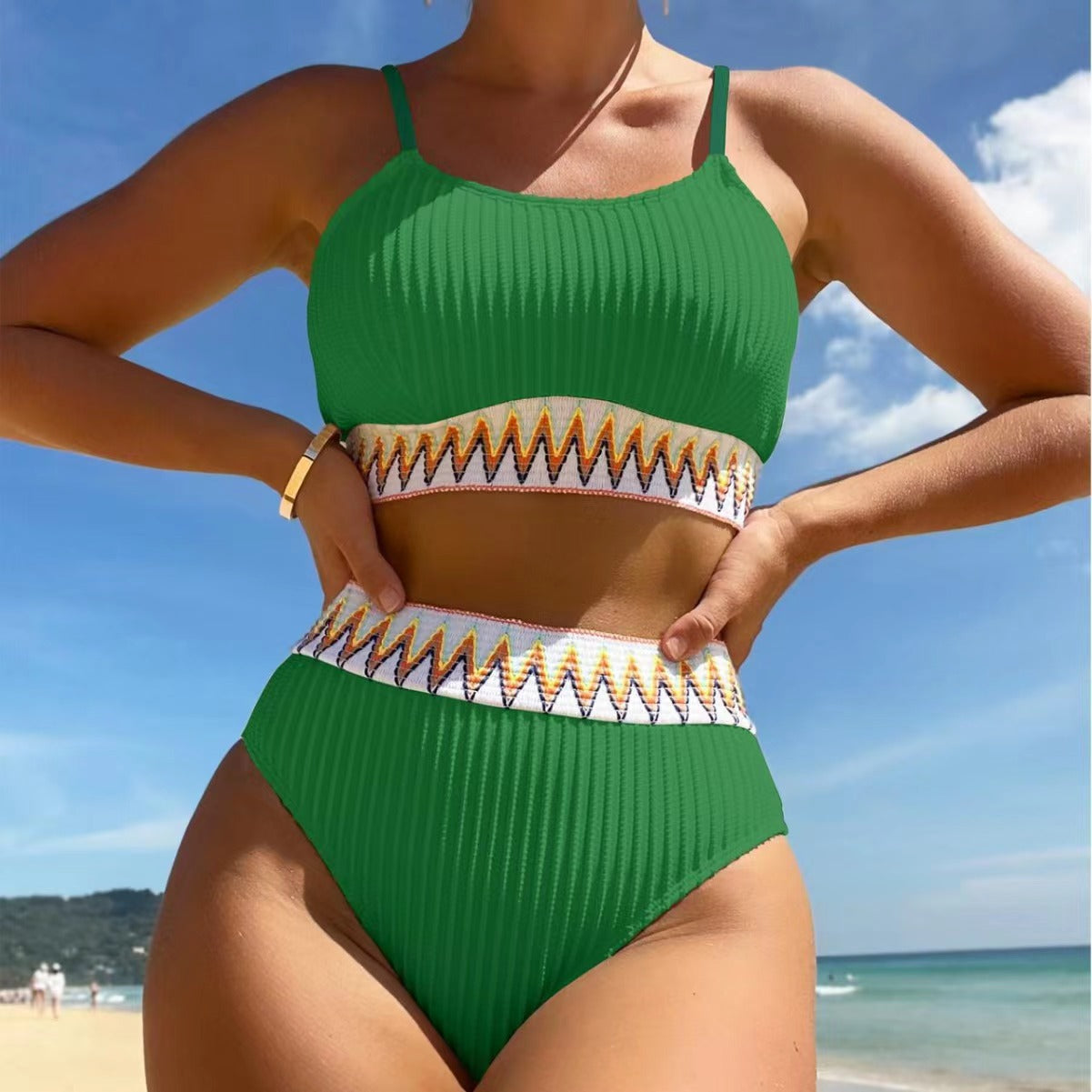 Ensemble de bikini pour femme avec haut froncé et motif floral de berg-feldt