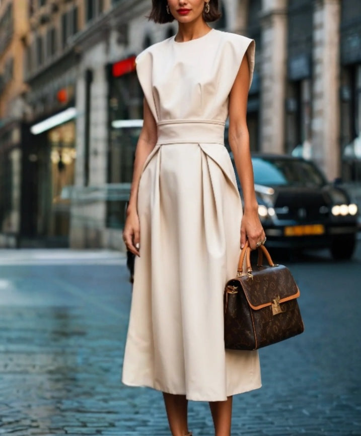 Robe midi cintrée pour femme Berg-Feldt avec détails tendance aux épaules