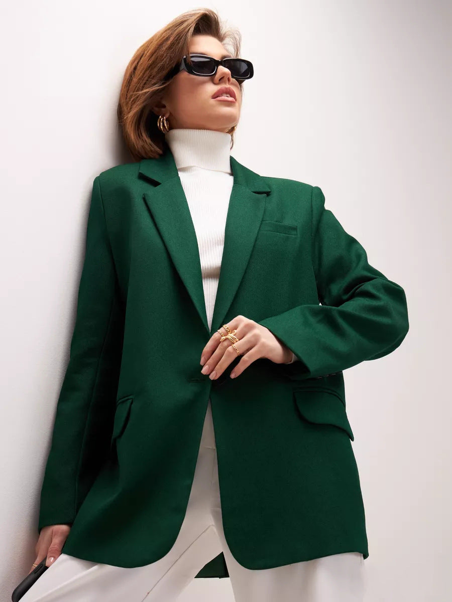 Eleganter Damen-Oversize-Blazer mit feiner Textur und minimalistischen Knöpfen von berg-feldt