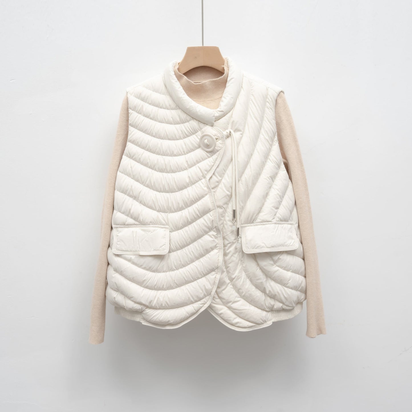 Gilet matelassé pour femmes avec coupe innovante et poches fonctionnelles Berg-Feldt