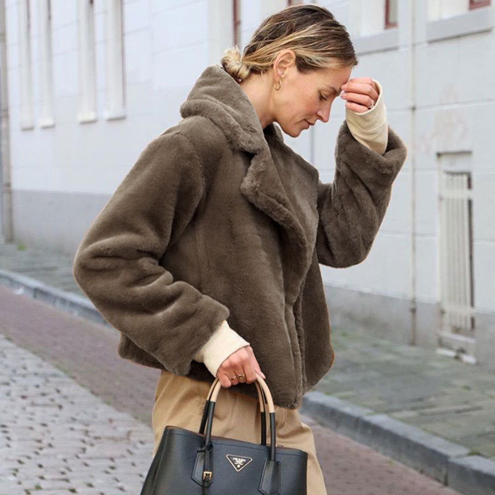 Veste en polaire douillette pour femme avec col à revers et couture latérale Berg-Feldt