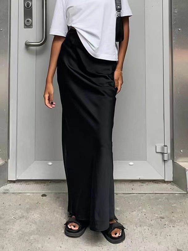 Robe longue élégante pour femme avec coupe asymétrique et drapé décoratif Berg-Feldt