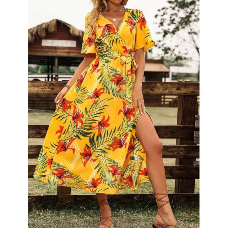 Elegantes Maxikleid für Damen mit Blumenmuster, Wickeloptik und seitlichem Schlitz von berg-feldt