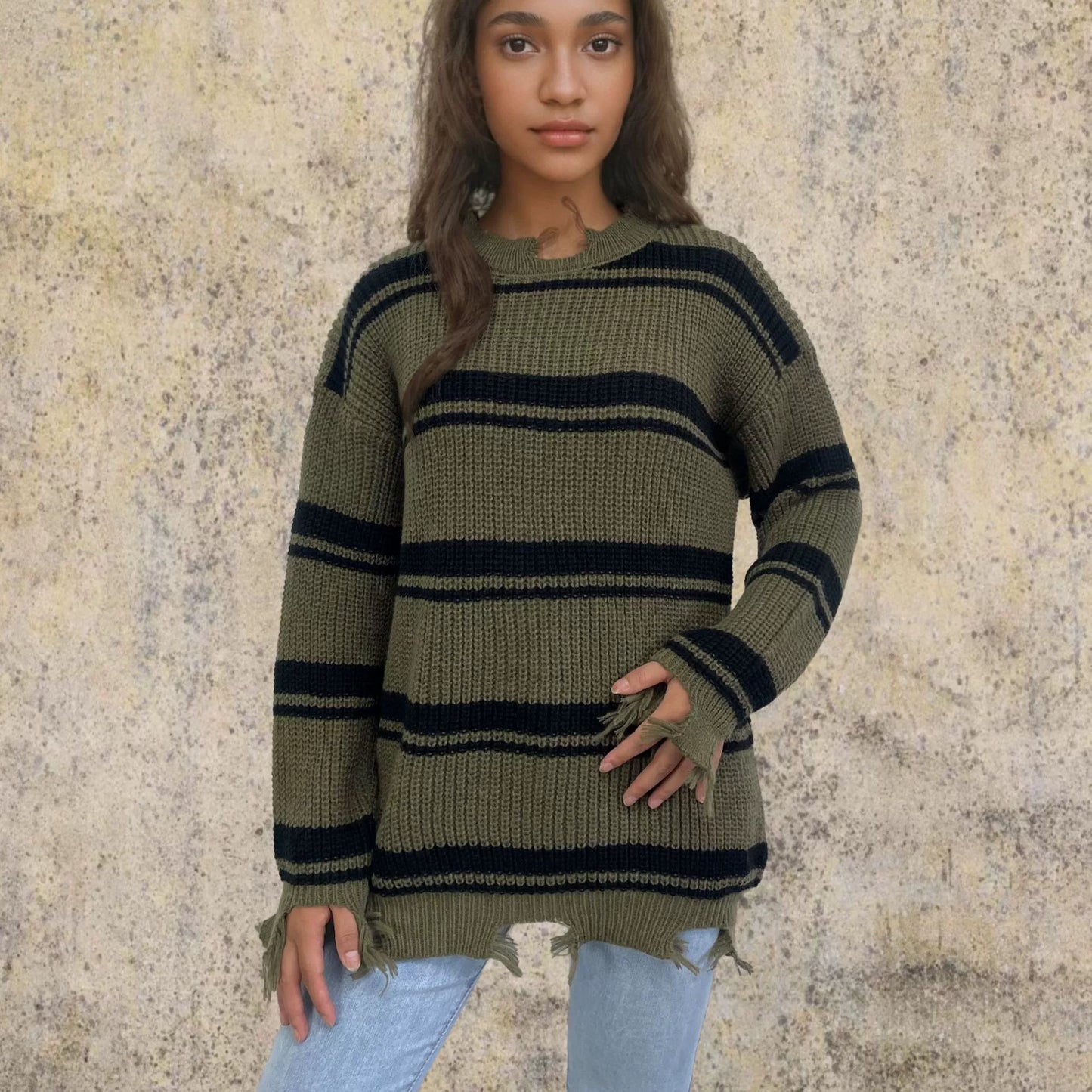 Berg-Feldt | Pull-over en tricot de laine grande taille avec rayures contrastantes et franges à l'ourlet