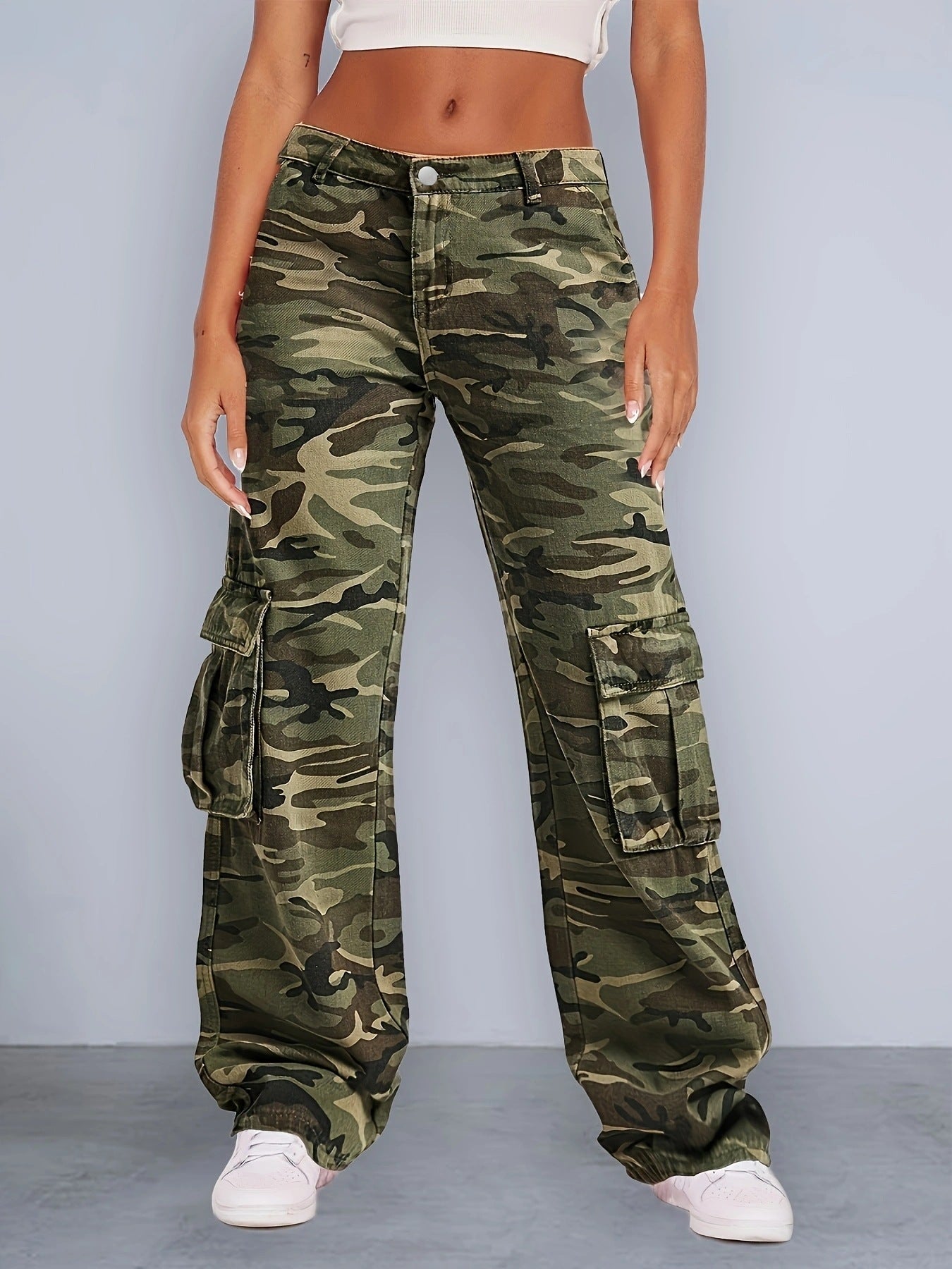Pantalon cargo de coupe urbaine pour femme avec poches latérales pratiques par berg-feldt