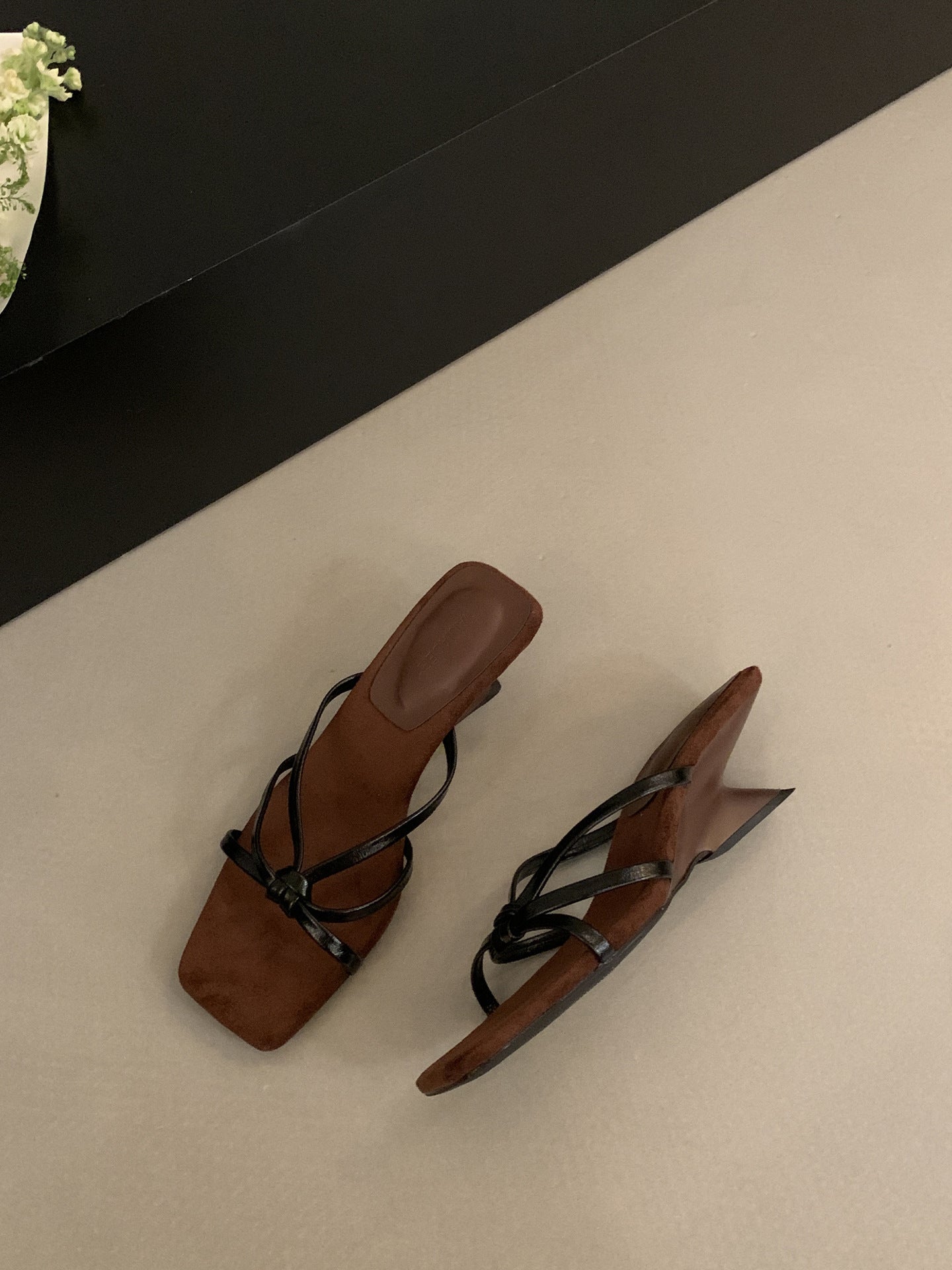 Sandales à talon pour femmes, élégantes et à brides, avec détails raffinés, par berg-feldt