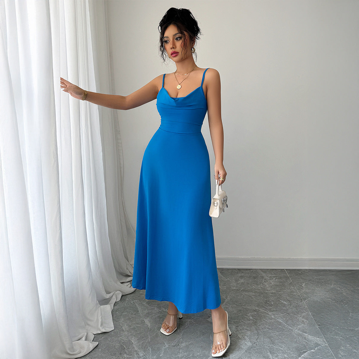 Robe longue élégante pour femme à bretelles de berg-feldt