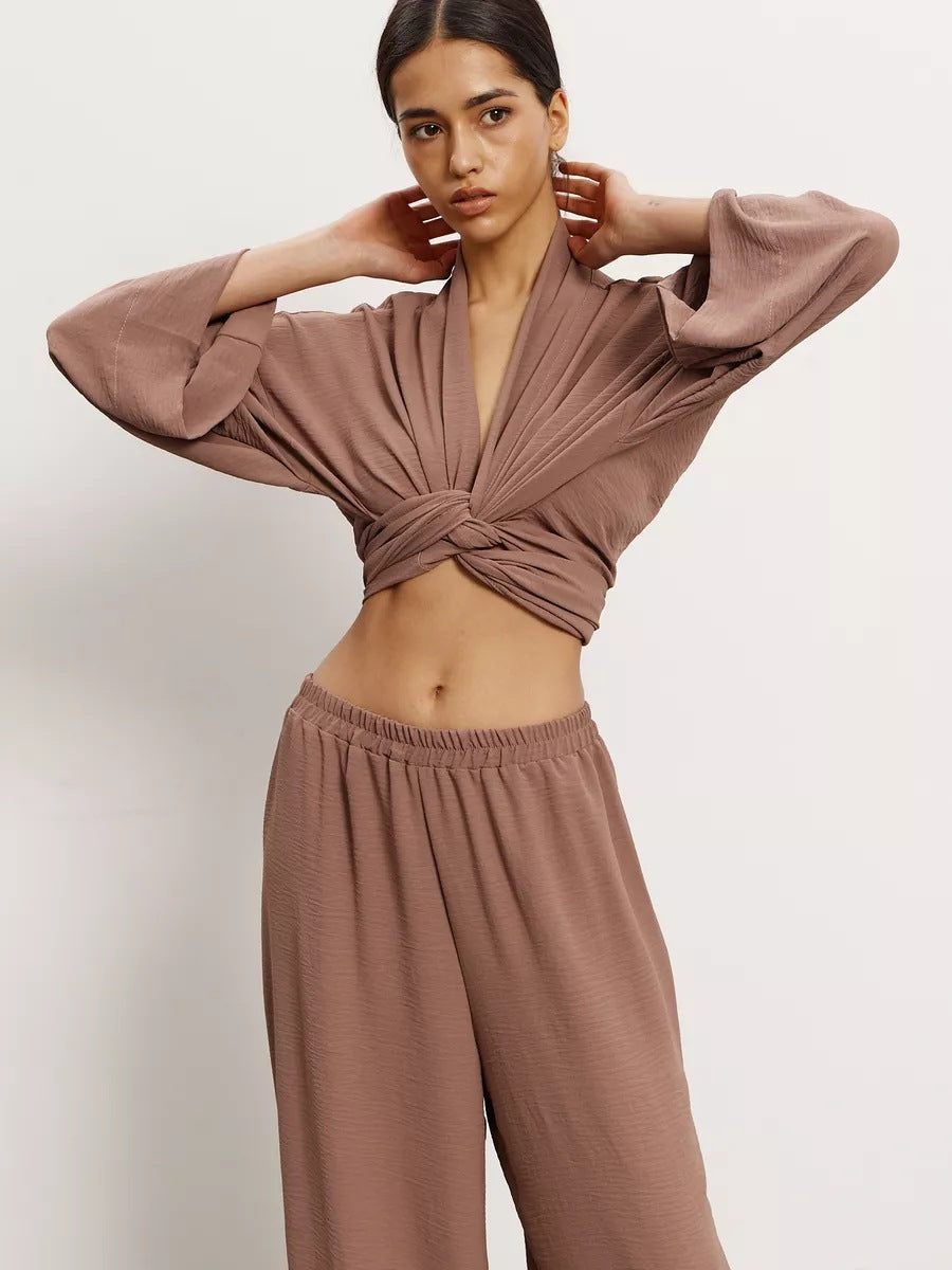 Peignoir élégant de femme style kimono avec ceinture et manches longues de berg-feldt