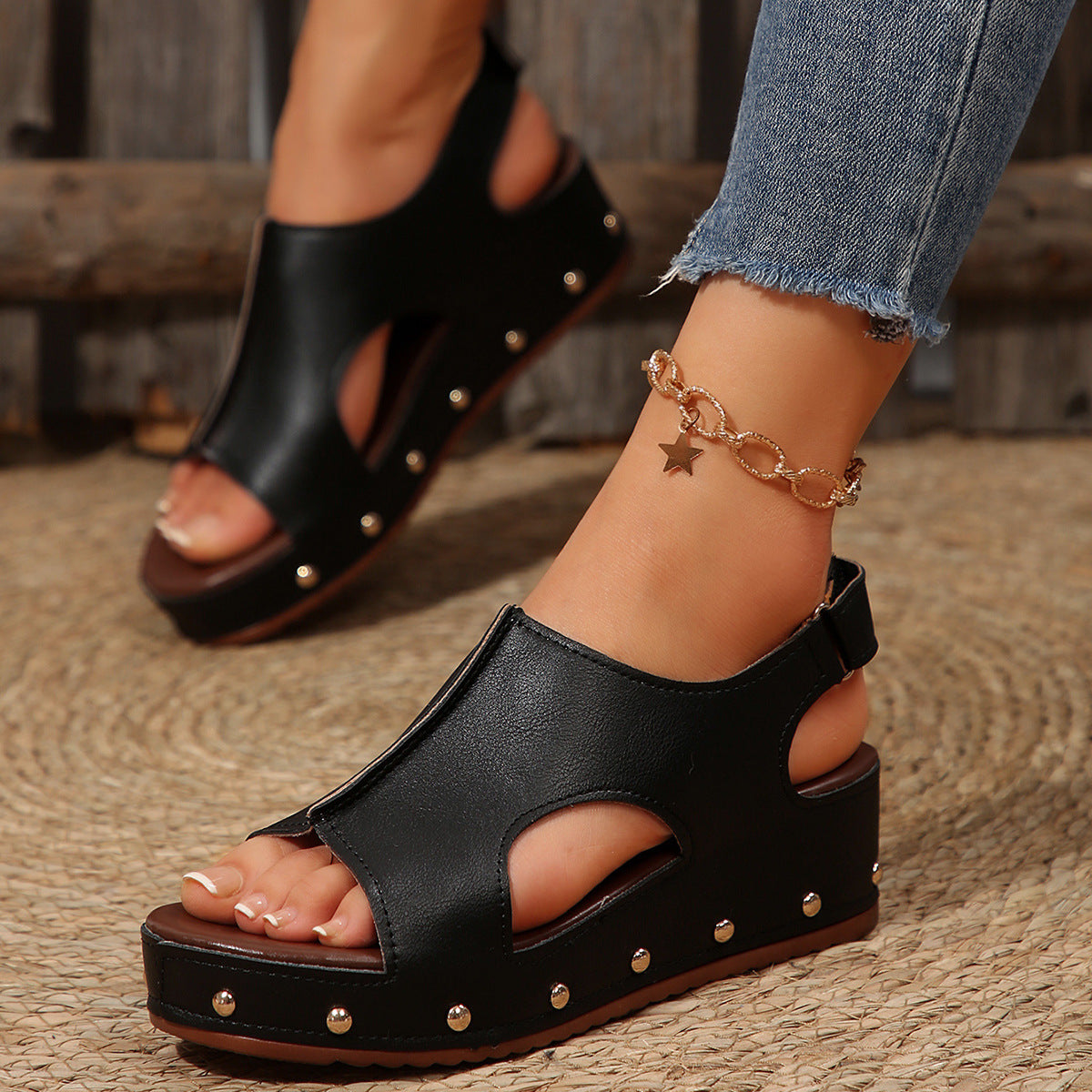 Elegante Damen-Sandalen mit Plateau und Cut-Out Design von berg-feldt