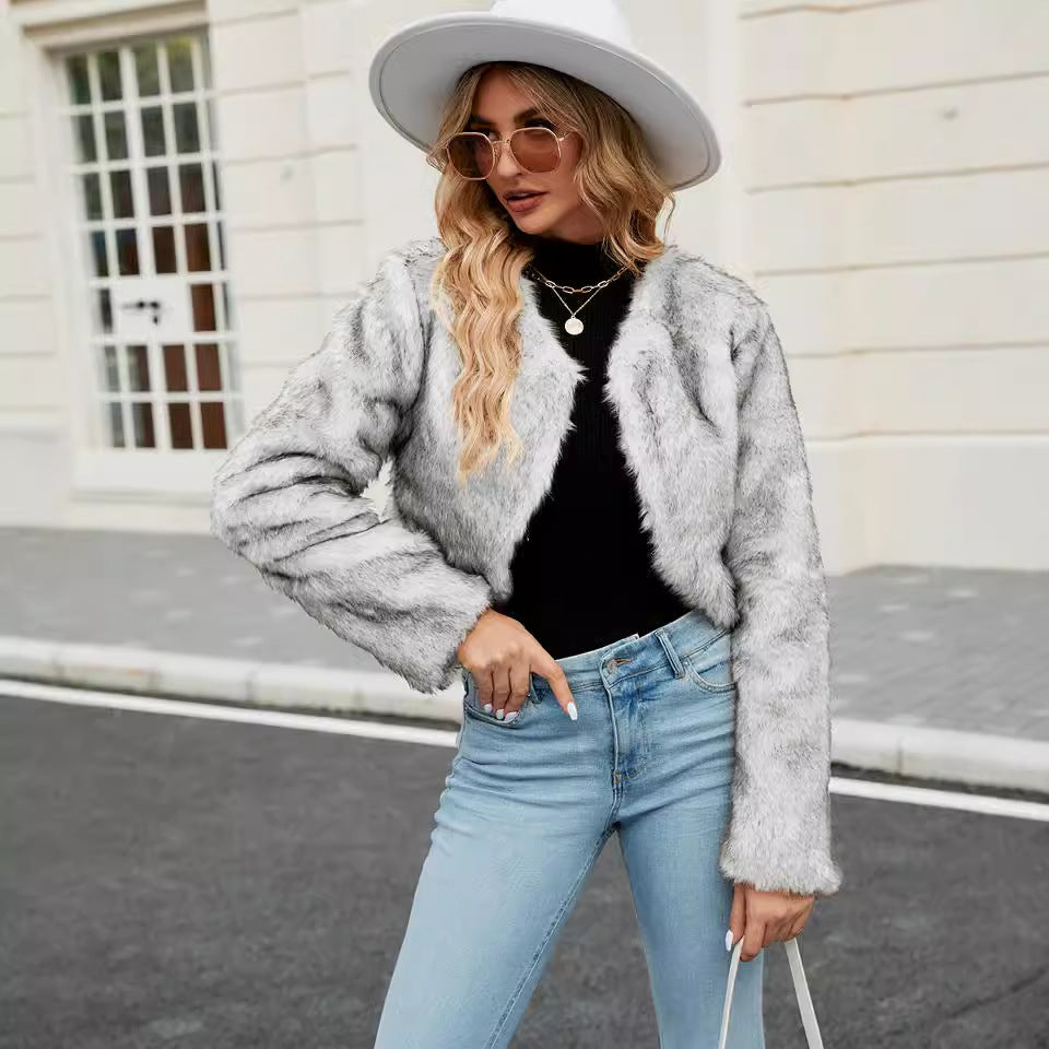 Blouson court oversize en fausse fourrure avec manches duveteuses Berg-Feldt