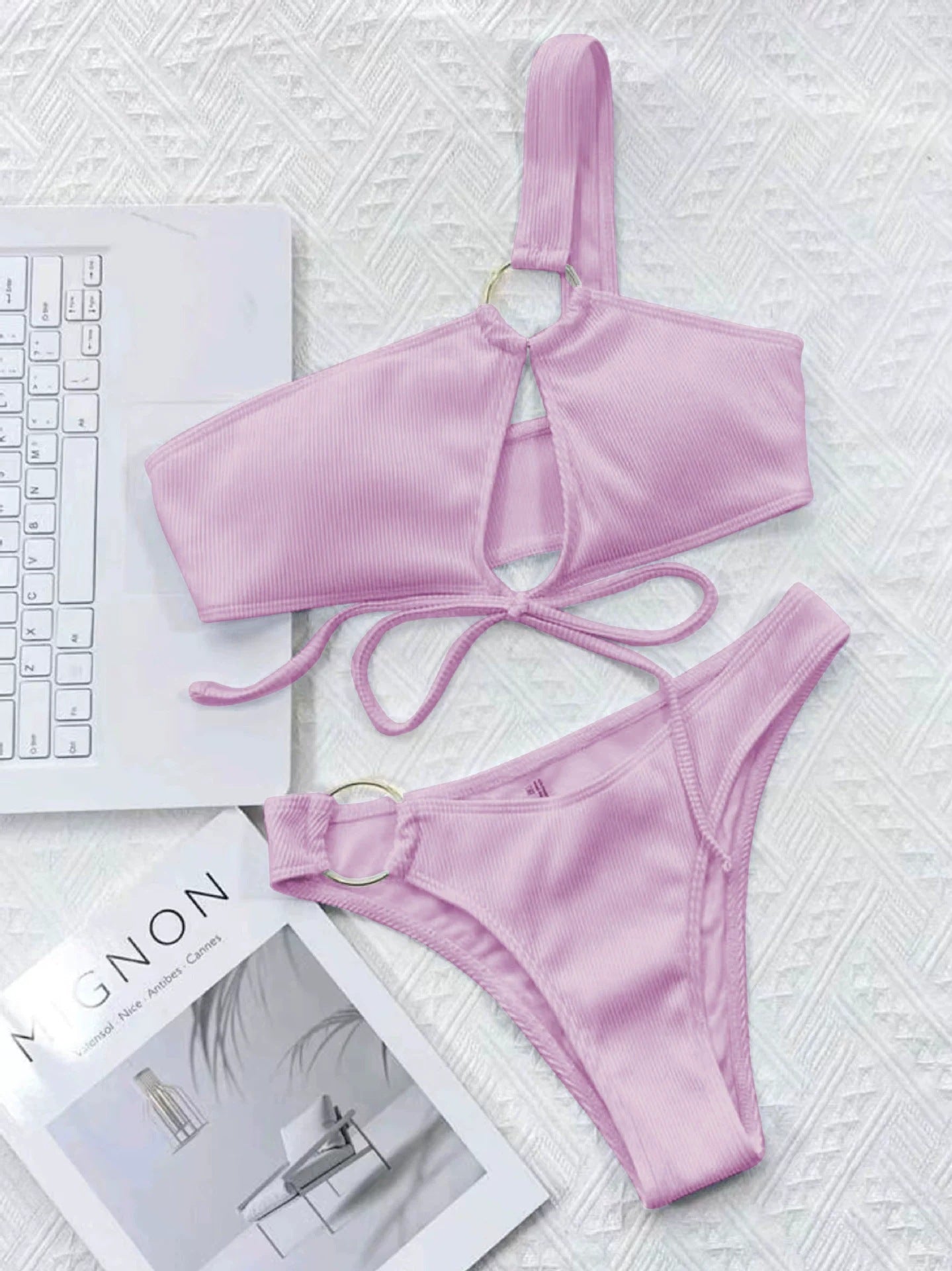 Ensemble de bikini Berg-Feldt pour femme avec découpe élégante