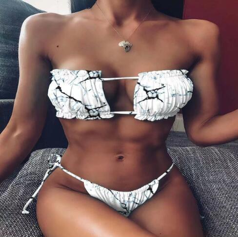 Haut et bas de bikini deux pièces Berg-Feldt à motif papillons