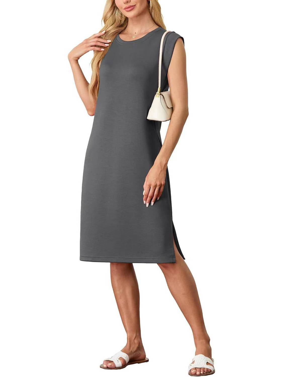 Robe décontractée élégante pour femme avec col rond et fentes latérales par berg-feldt