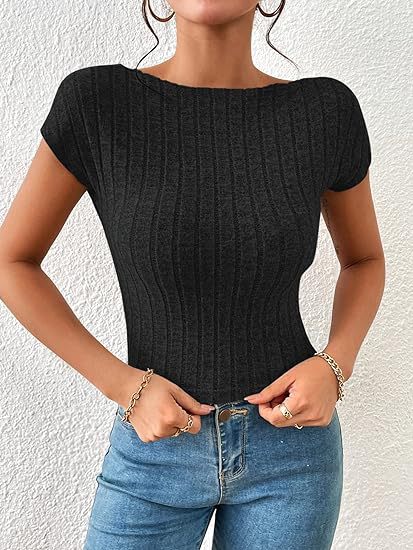 Figurbetontes Damen-Rippstricktop mit weitem Rundhalsausschnitt von berg-feldt