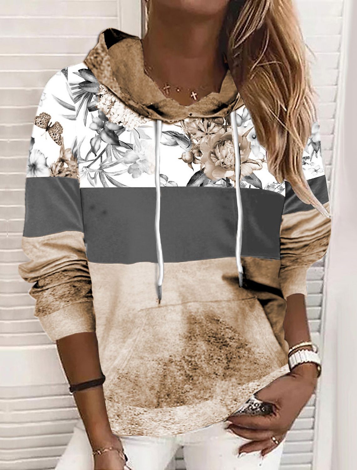 Sweat-shirt à capuche pour femme moderne avec imprimé floral et design color block de berg-feldt