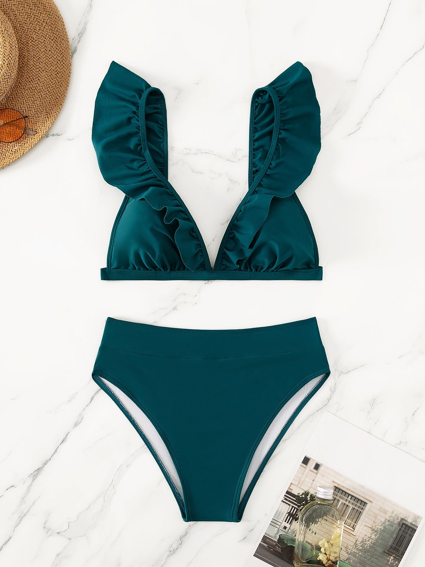 Haut de maillot de bain pour femme à volants tendance et coupe échancrée de berg-feldt
