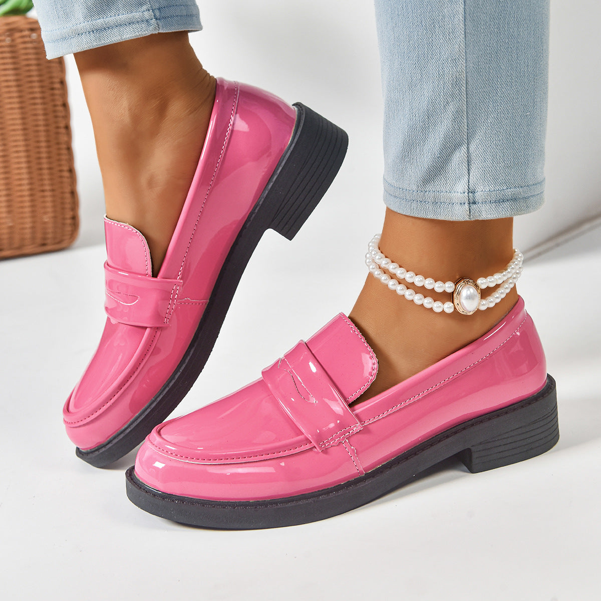 Mocassins modernes et confortables pour femme avec finition brillante, de berg-feldt