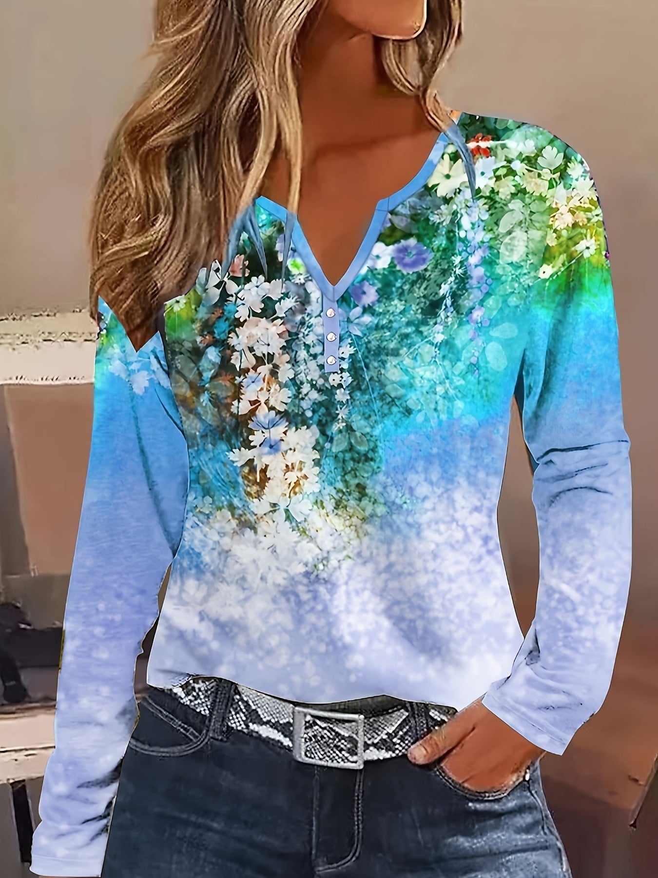 Henley-Shirt für Damen mit Blumenmuster, langen Ärmeln und Farbverlauf von berg-feldt