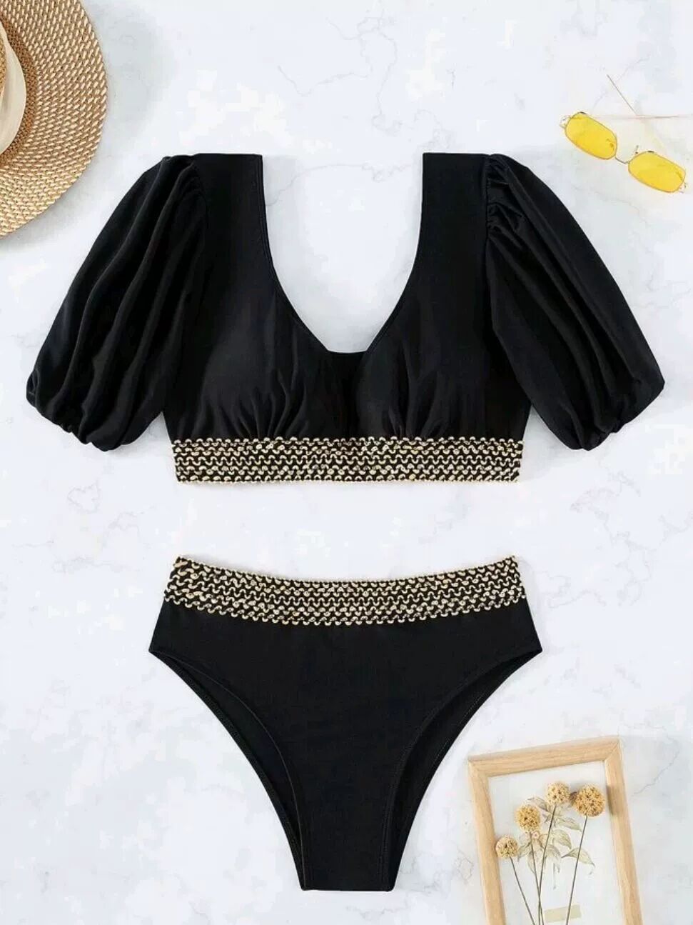 Maillot de bain deux pièces à manches bouffantes et taille haute élégante de berg-feldt