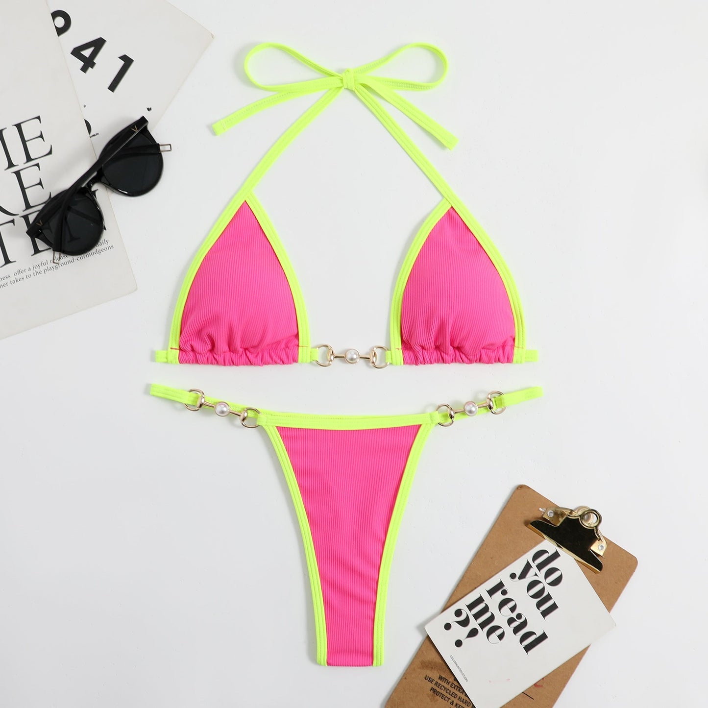 Ensemble de bikini triangle, côtelé, avec bretelles réglables et détails décoratifs, par berg-feldt