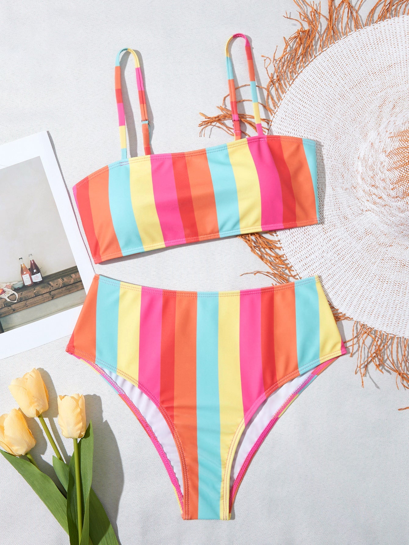Maillot de bain deux pièces pour femme, coupe taille haute et bretelles larges, par berg-feldt
