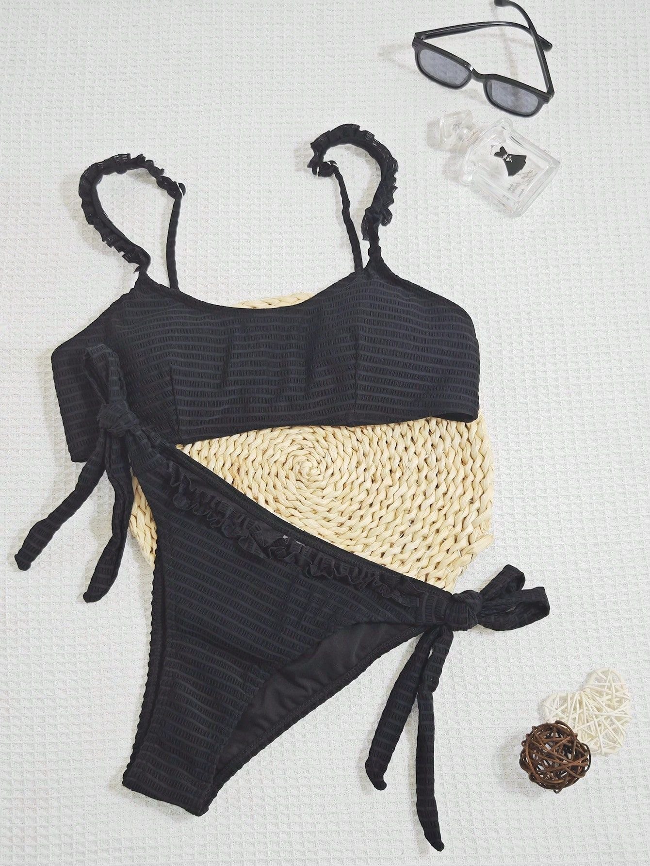 Ensemble de bikini Berg-Feldt pour femme avec crop top à volants et côtés à nouer