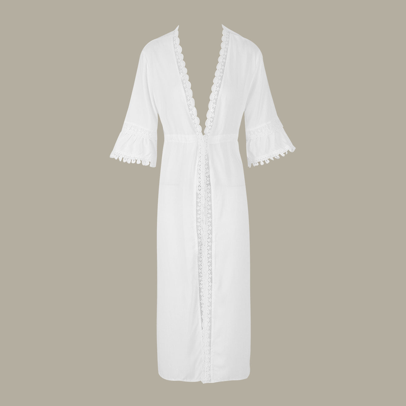 Eleganter Damen-Überwurf mit zarten Rüschen und Spitze von berg-feldt