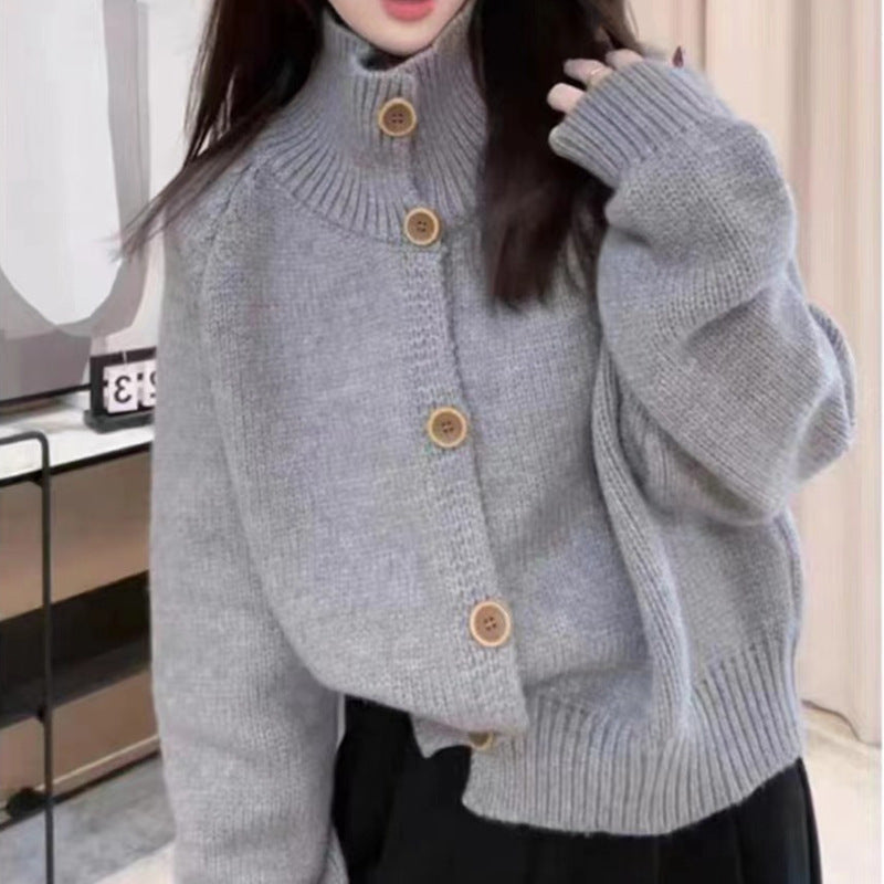 Cardigan douillet femme avec col montant et boutons décoratifs Berg-Feldt