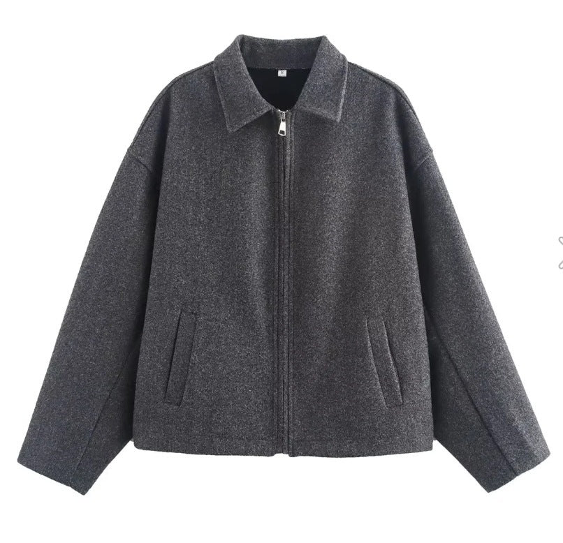 Veste courte tendance pour femmes avec col large et matériaux doux Berg-Feldt