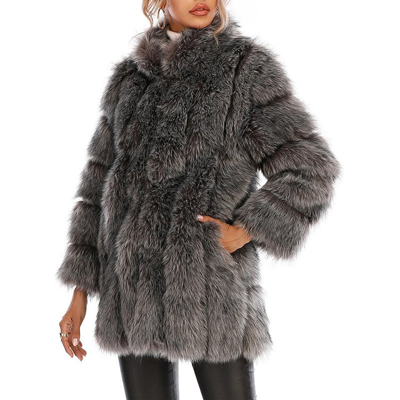 Manteau luxueux en fausse fourrure pour femme avec manches volumineuses et col montant Berg-Feldt