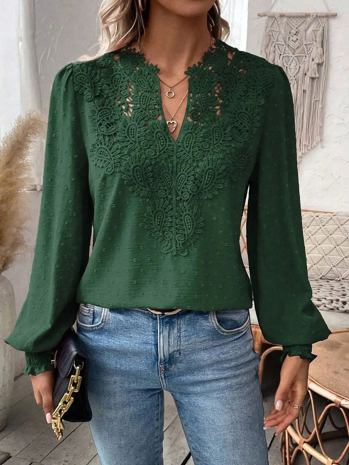 Blouse pour femme avec col en V et manches longues bouffantes par berg-feldt
