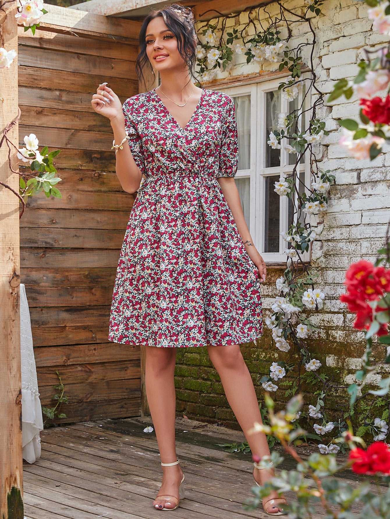 Robe portefeuille fleurie à manches courtes Berg-feldt pour femme