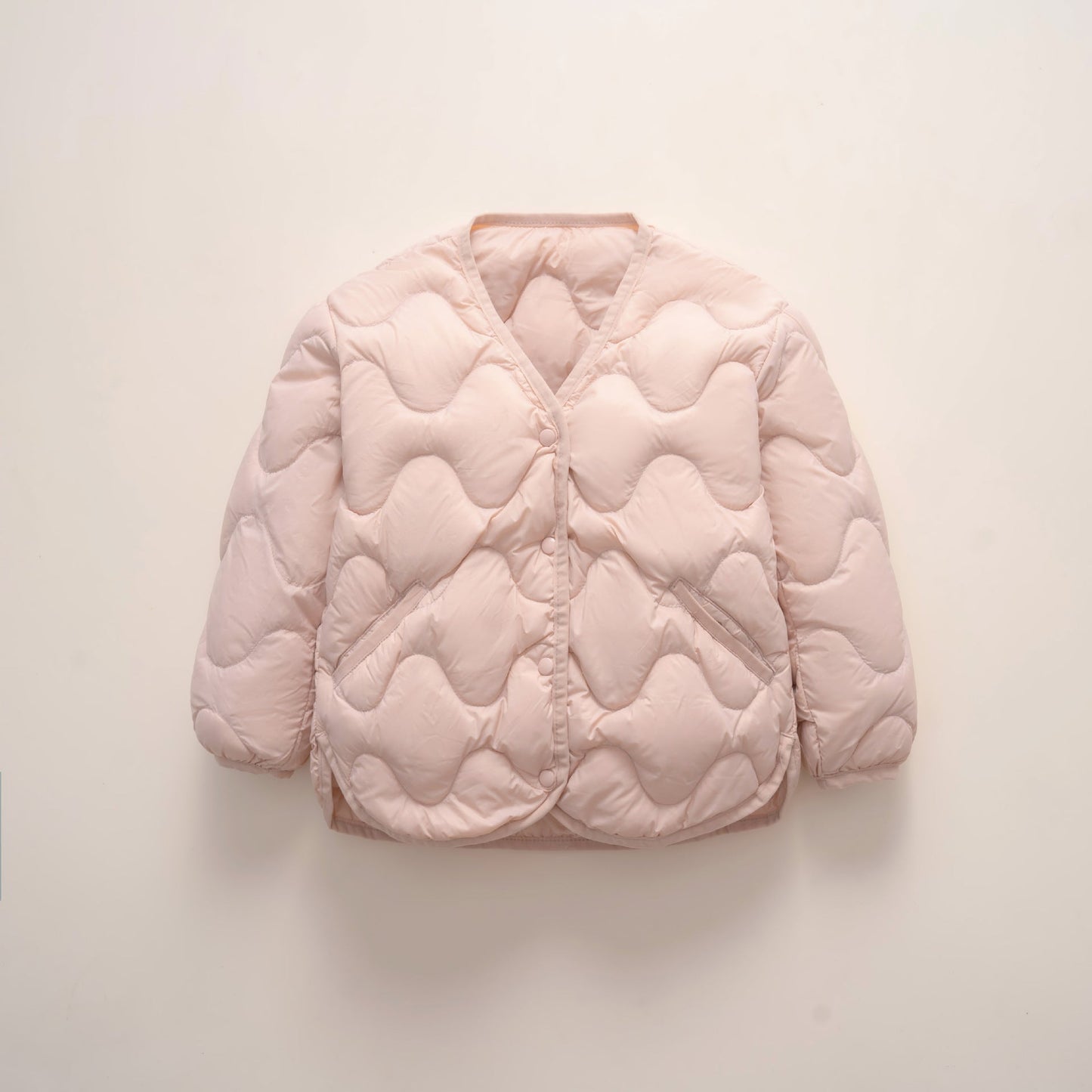 Doudoune matelassée pour femme avec motifs ondulés modernes et poches pratiques Berg-Feldt