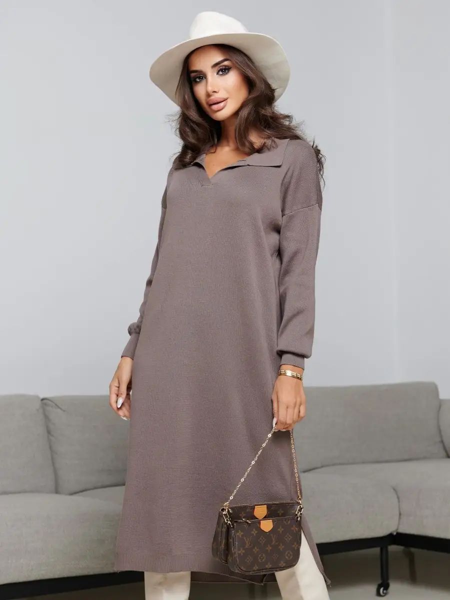 Elegantes Strickkleid für Damen mit klassischem Ausschnitt und raffinierten Ärmelabschlüssen von berg-feldt