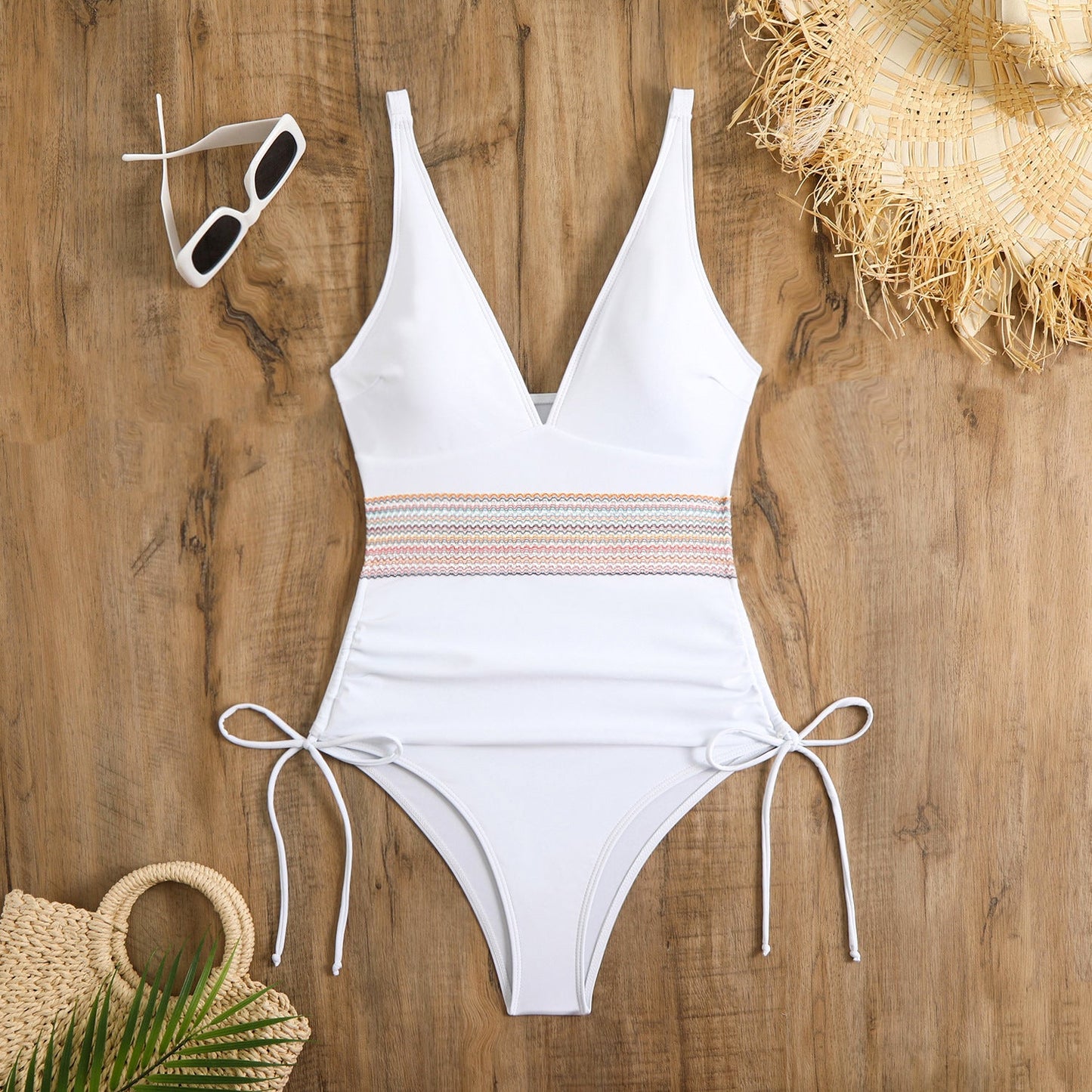 Maillot de bain femme Berg-Feldt avec décolleté en V et bretelles réglables