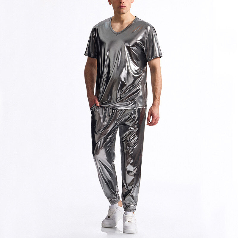 Herren glänzendes Sport-Outfit mit modernem V-Ausschnitt und elastischem Bund Berg-Feldt