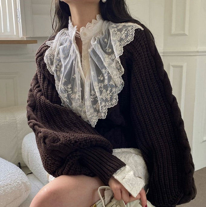 Pull en grosse maille pour femme avec manches volumineuses et col en V Berg-Feldt