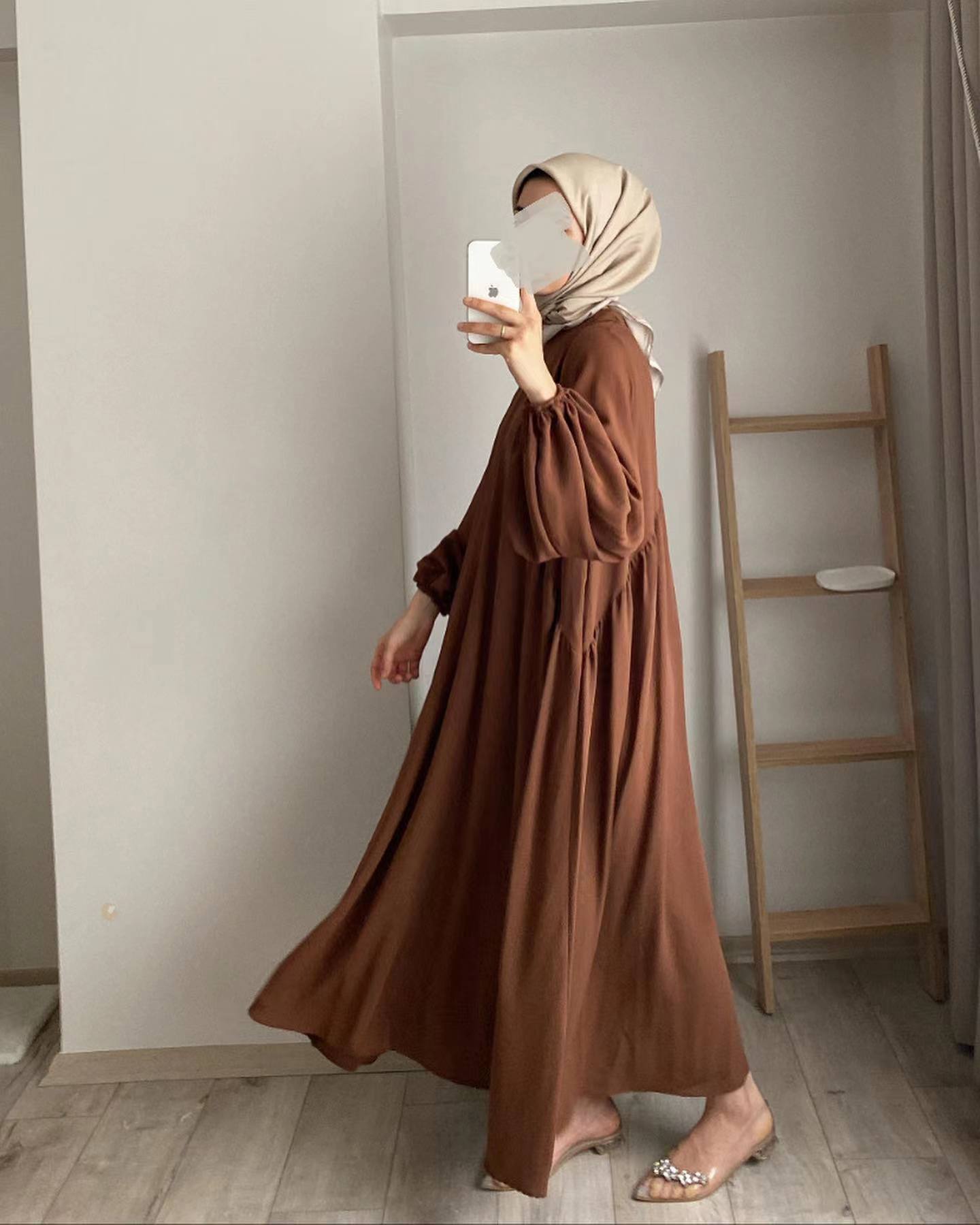 Robe longue élégante pour femme à manches larges et coupe ajustée, de berg-feldt
