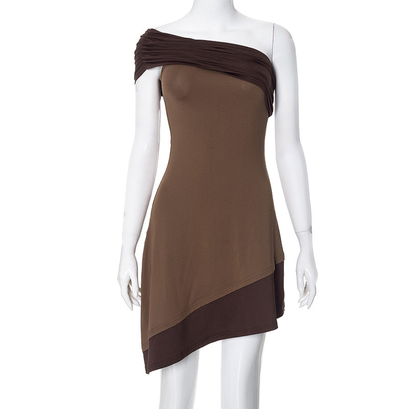 Mini-robe femme Berg-Feldt, asymétrique et sophistiquée